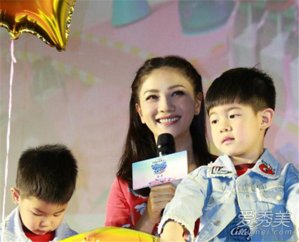 《妈妈是超人》小鱼儿可爱懂事爱妈妈