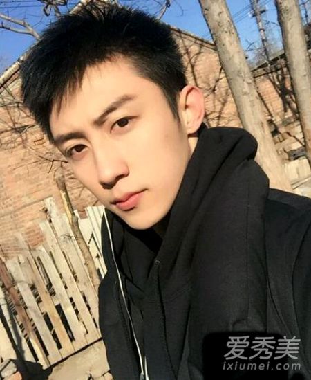黄景瑜和许魏洲现在怎么了 刚走红就被封杀的明星有哪些