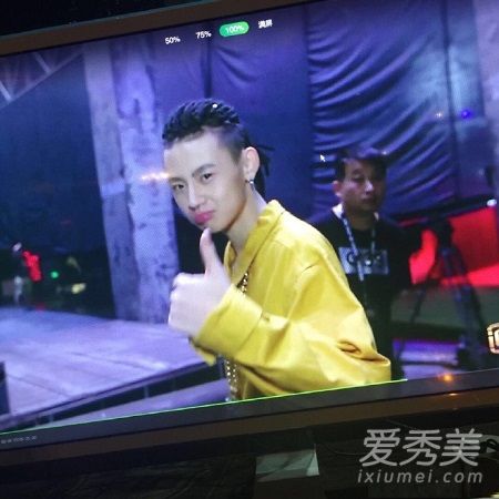 中国有嘻哈小鬼直播侮辱吴亦凡并退赛 小鬼diss吴亦凡的直播