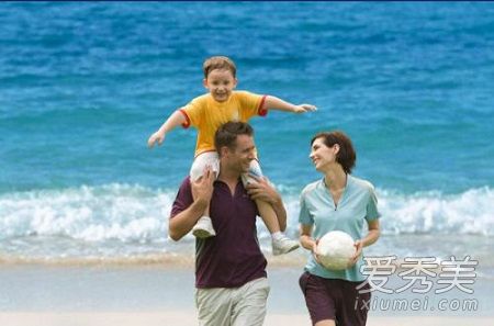 妈妈带儿子进女更衣室被骂哭 游泳带小孩注意事项