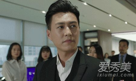靳东为什么现在才火 都是发型的锅？