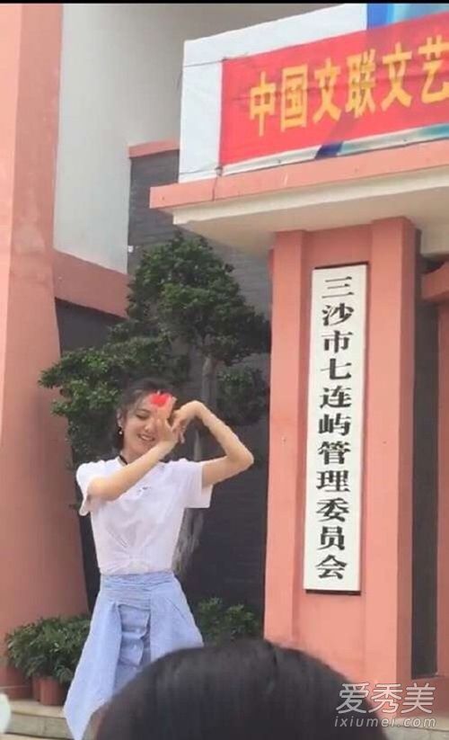 佟丽娅跳新疆舞是给哪个部队 佟丽娅新疆舞图片
