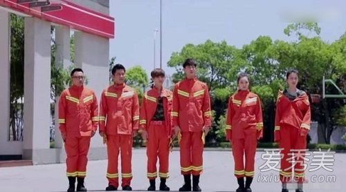 乔欣把消防服穿成露肩装 乔欣参加的真人秀