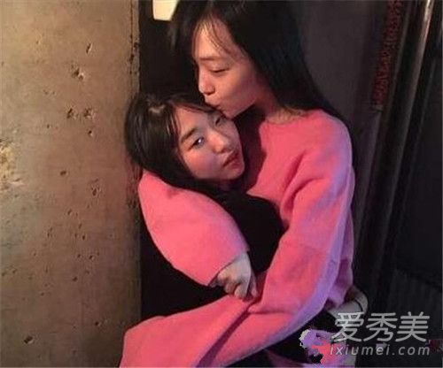 崔雪莉的ins诡照事件怎么回事 雪莉没穿内裤是真的吗