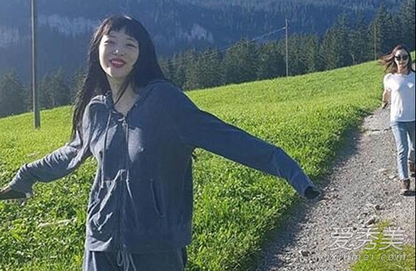 崔雪莉的ins诡照事件怎么回事 雪莉没穿内裤是真的吗