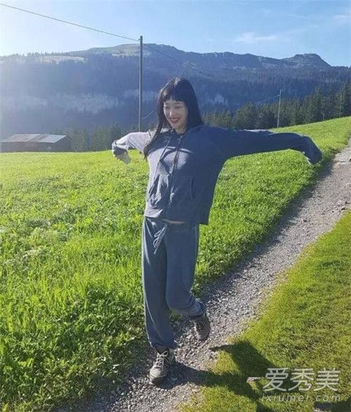 崔雪莉的ins诡照事件怎么回事 雪莉没穿内裤是真的吗