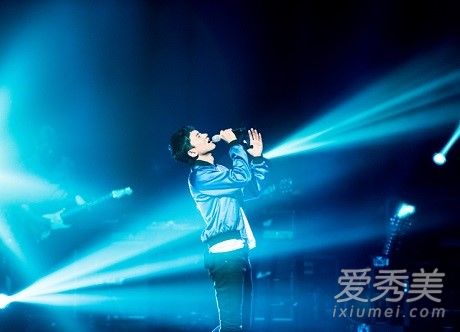 张杰变形金刚5 变形金刚5主题曲张杰
