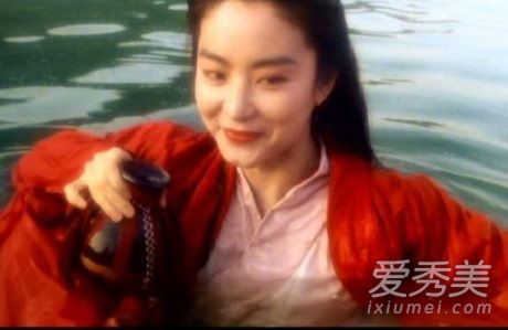 退出娱乐圈的明星们 哪些明星退出娱乐圈