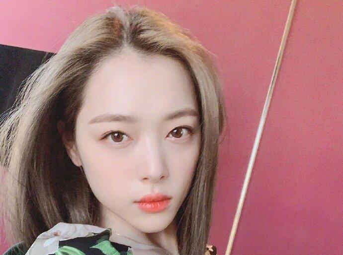 韩女星雪莉确认死亡 揭秘崔雪莉自杀死亡原因得了抑郁症吗