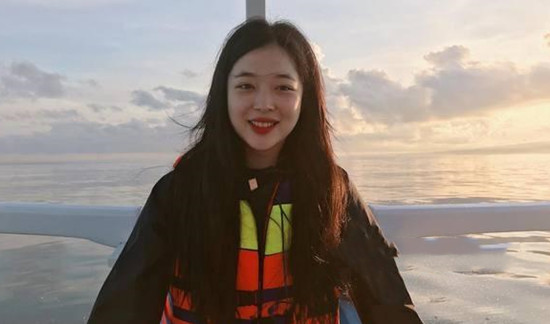 iu为雪莉写的歌叫什么 iu为雪莉写的歌桃子完整版歌词