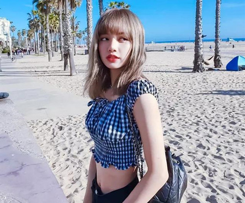 Lisa的腰围是多少  Lisa身材官方数据