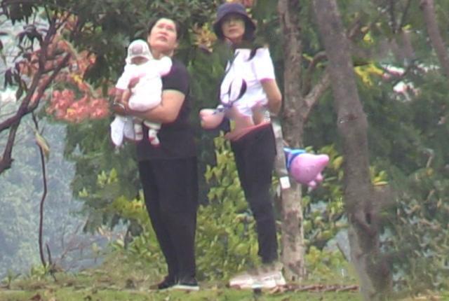 高圆圆携女探班是什么情况 高圆圆携女探班照片