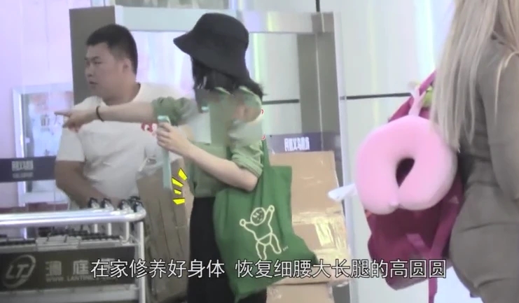 高圆圆携女探班是什么情况 高圆圆携女探班照片