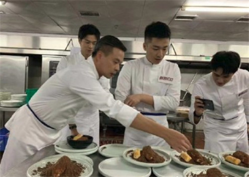 鲜厨100是什么节目 鲜厨100有哪些嘉宾