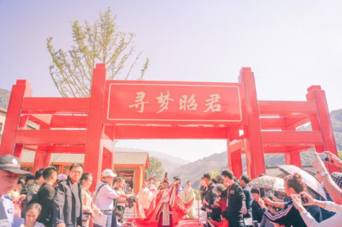 “寻梦昭君，重回故里”李玉刚《昭君出塞》发布盛典圆满举行