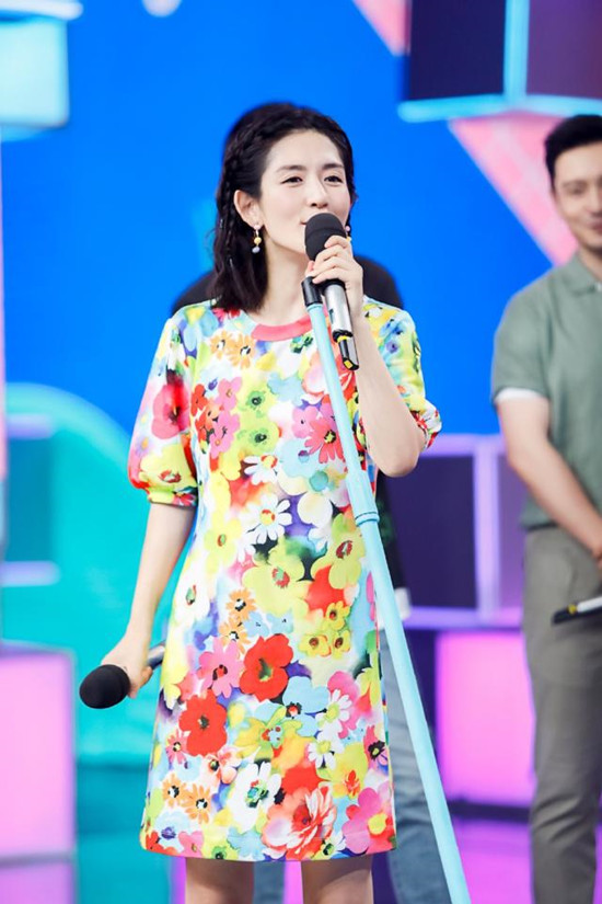 谢娜兼任央视主持 这到底是怎么回事？