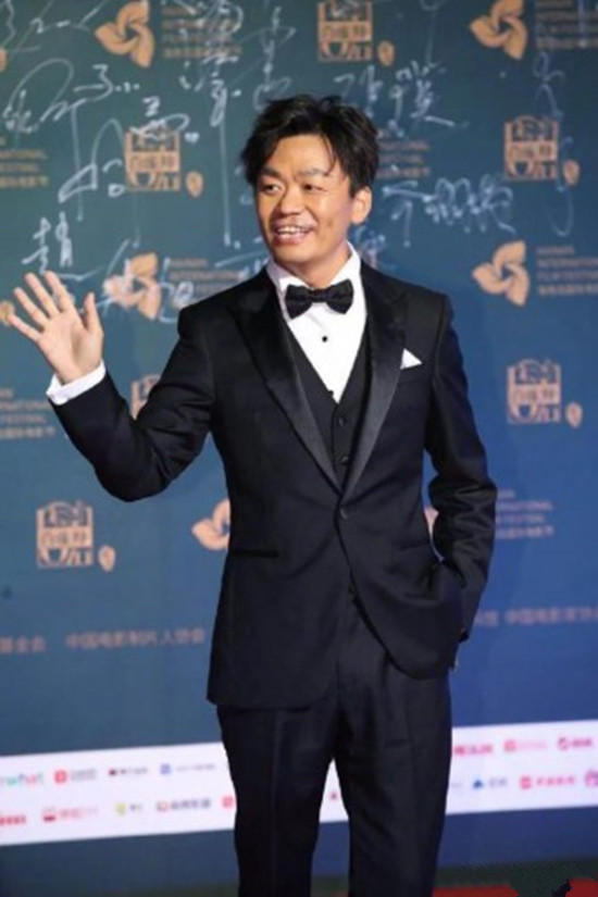 王宝强现身机场什么情况 王宝强状态怎么样
