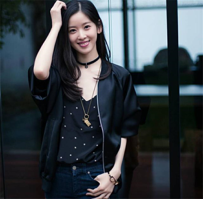 章泽天回怼网友 奶茶妹妹发飙正面怒怼网友评论引发热议