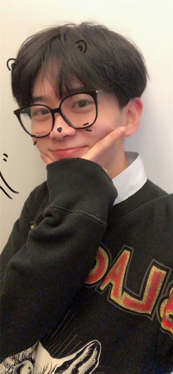 费启鸣个人资料 费启鸣家庭背景曝光年龄身高多少