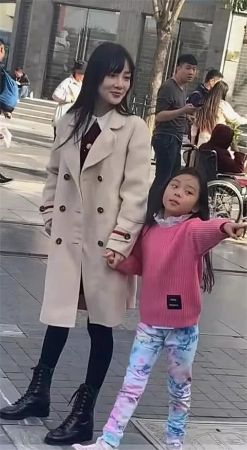 李小璐带甜馨外出怎么回事？终于真相了，原来是这样！