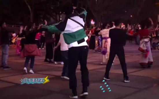 张艺兴跳广场舞什么样子 这到底是怎么回事？