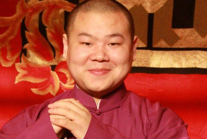 岳云鹏打翻媳妇化妆品 网友好奇小岳岳郑敏粉饼是什么牌子