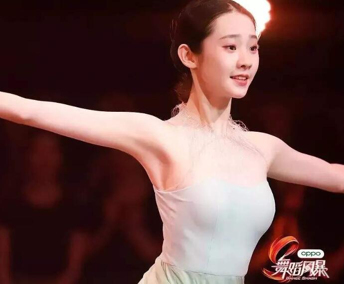 张艺凡少年的你 张艺凡家庭背景遭扒清纯校花来头不简单