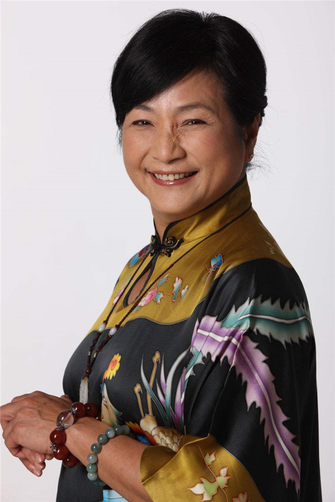郑佩佩前夫叫什么 郑佩佩离婚原因无人知晓