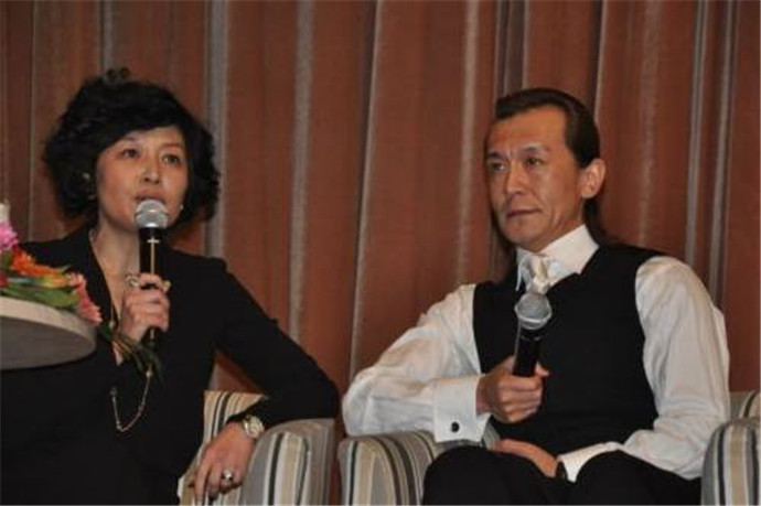 哈文发文悼念李咏 李咏逝世一周年配文简短催泪