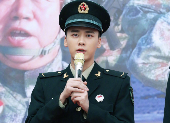 李易峰忆新剧军训 给李易峰印象最深刻的竟然是部队馒头