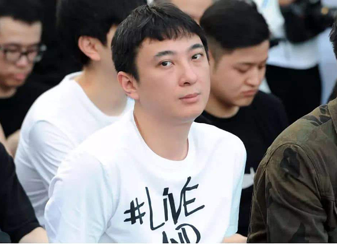 王思聪吃饭花58元 被限制高消费从一万五骤降吃的啥