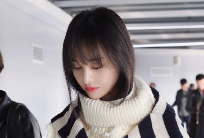 郑爽机场被追着跑 详细情况曝光爽妹为什么被追