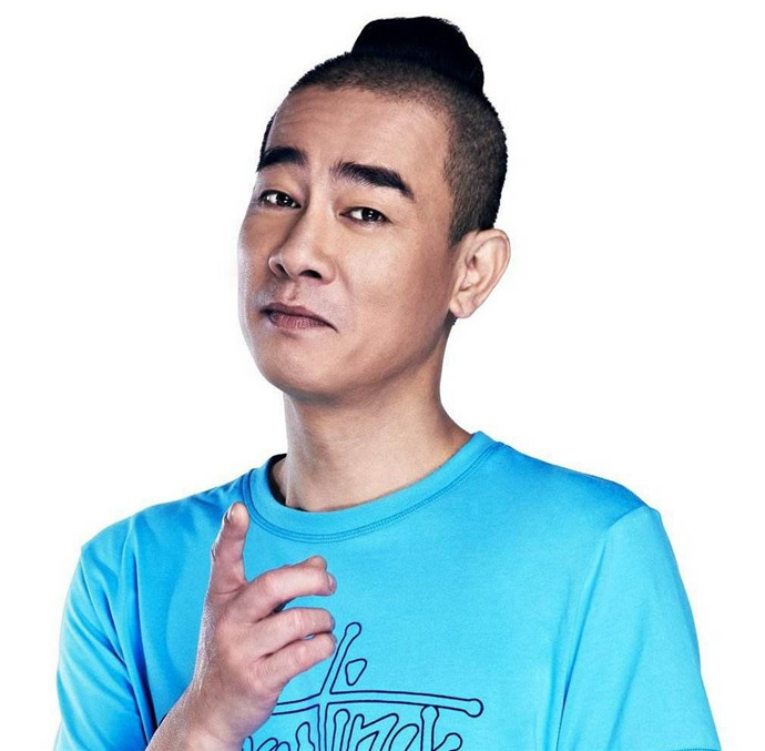 陈小春儿子近照曝光 Jasper表情神似陈小春不愧是父子