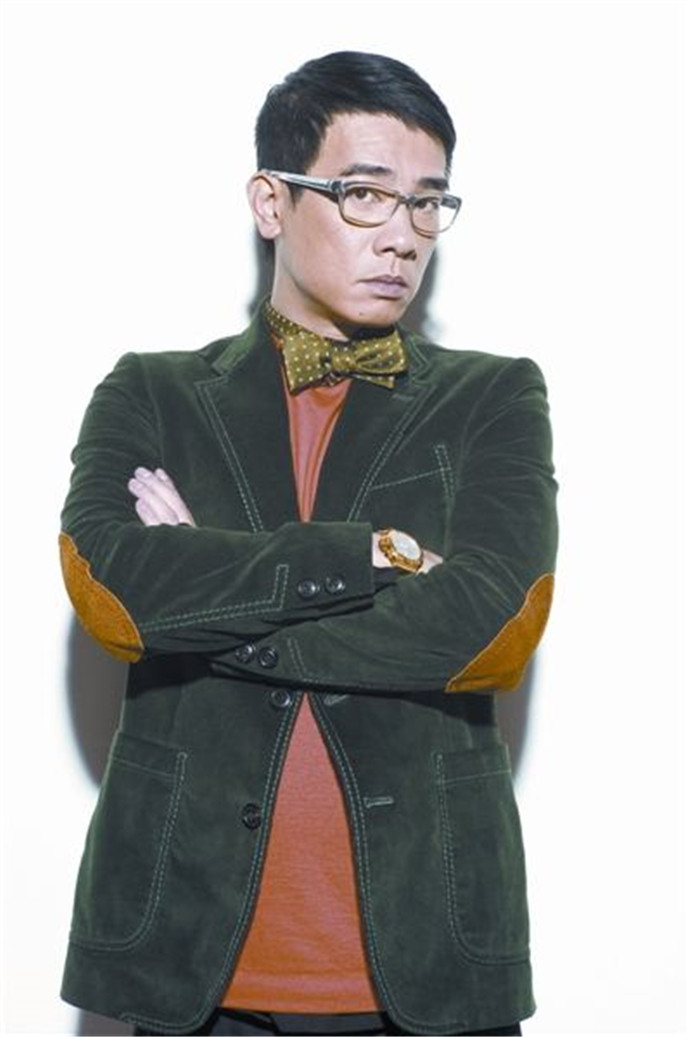 陈小春儿子近照曝光 Jasper表情神似陈小春不愧是父子