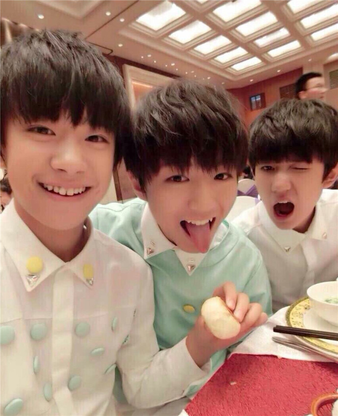 tfboys为什么叫帝国 帝国粉丝有多能打实力解释什么叫顶级流量