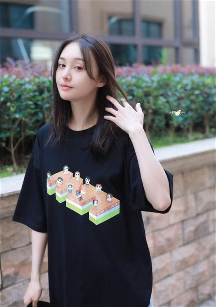 郑爽清纯新照流出 颜值重回巅峰模样太可人