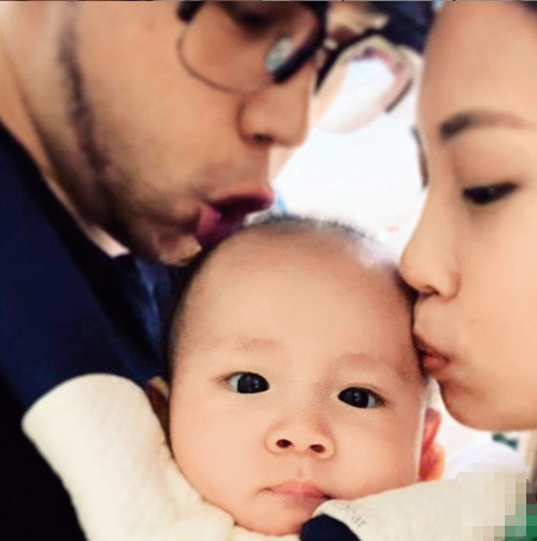 张致恒宣布老婆怀二胎：感谢上帝再送我一个小孩