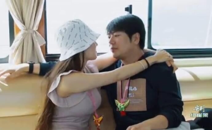吉娜人形挂件是什么意思 吉娜嫁给偶像与郎朗甜蜜婚后生活令人