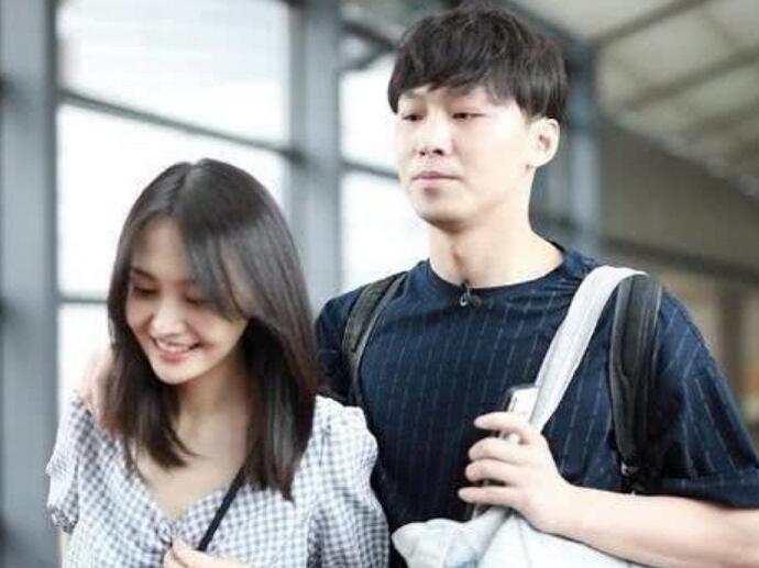 郑爽公司或换老板 员工曝出内幕难道郑爽和张恒分手了吗
