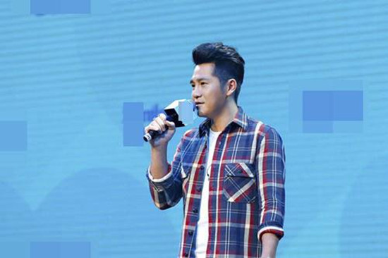抖音我可以假装无所谓的离开是什么歌