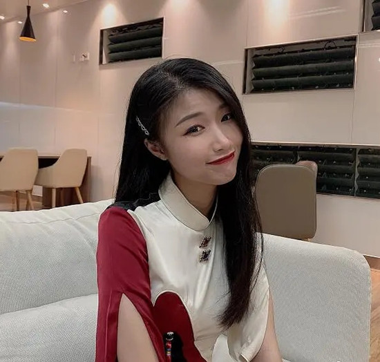 抖音第一缕入的冬略显隐晦小晨光沉寂在山边惊雷是什么歌