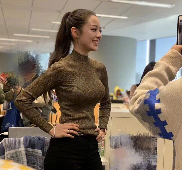 吉娜的胸是真的假的 吉娜生图曝光胸大腰细引网友直呼绝了