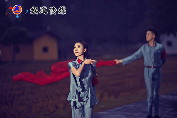 著名舞蹈家夏冰再赴井冈山用特殊方式告慰英魂