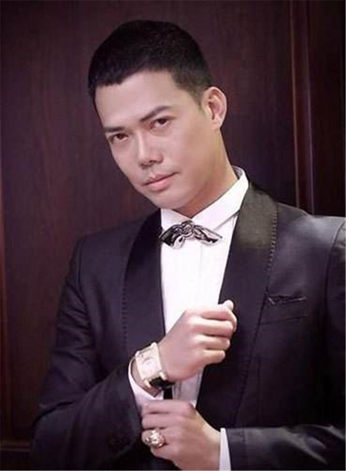 谢天华老婆个人简历 谢天华老婆资料背景曝光来历不凡