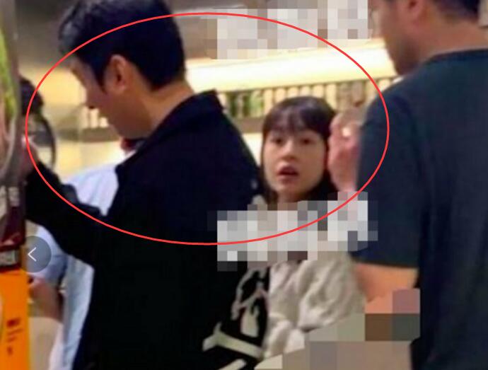 王思聪新恋情 国民老公王思聪夜生活丰富多彩女伴换不停