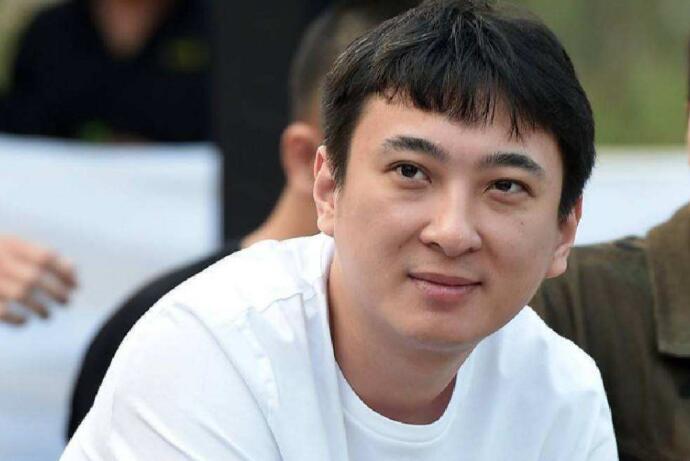 王思聪新恋情 国民老公王思聪夜生活丰富多彩女伴换不停