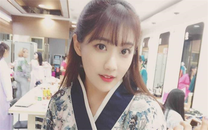 为什么李艺彤叫发卡 李艺彤第一名是什么梗