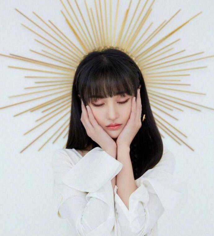 郑爽cos太阳女神 活动现场生图曝光营业状态被赞太惊艳了