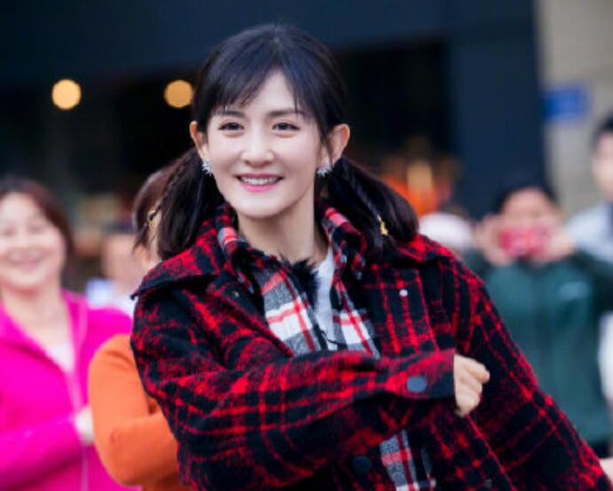 谢娜罗志祥跳广场舞 加入广场舞大军令大妈们开心极了