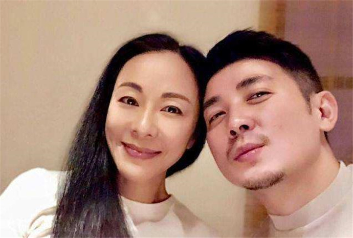 保剑锋的老婆长什么样 保剑锋老婆是圈外人吗